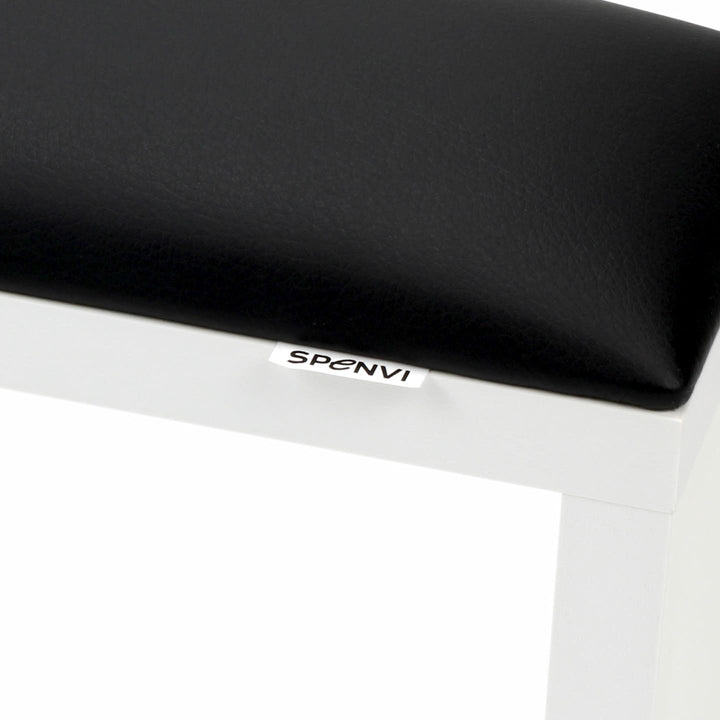 Zbliżenie czarnej poduszki z eko skóry w podpórce do manicure SPENVI Classic z widocznym logo marki. #kolor_black