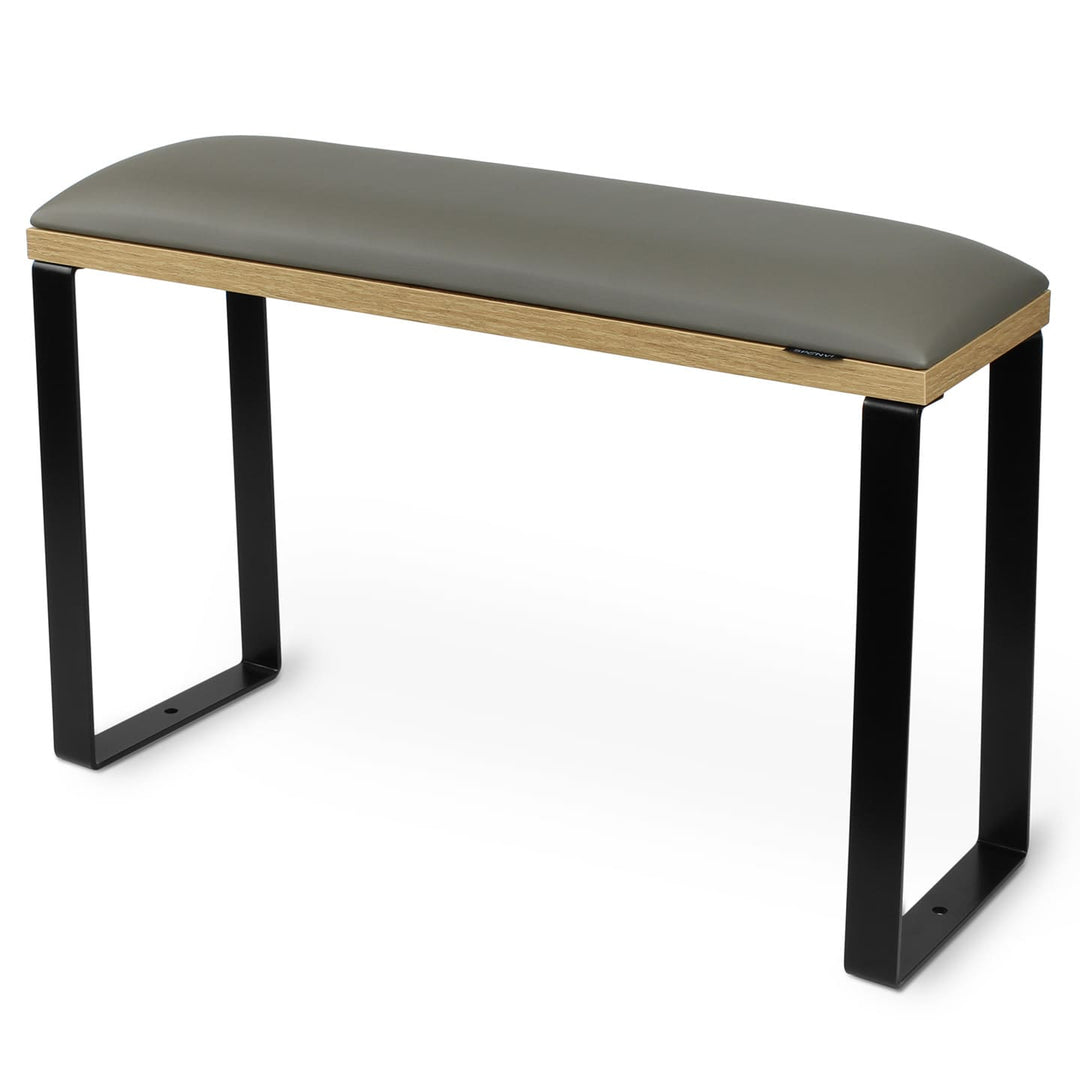 Podpórka do pedicure SPENVI Loft szara z podstawą w wykończeniu naturalnego drewna i czarnymi metalowymi nogami na białym tle. #kolor_gray