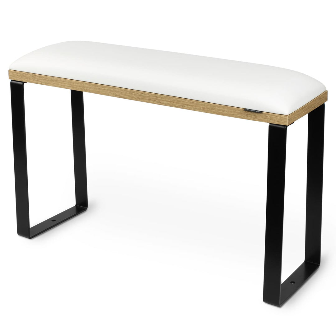 Podpórka do pedicure SPENVI Loft biała z podstawą w wykończeniu naturalnego drewna i czarnymi metalowymi nogami na białym tle. #kolor_white